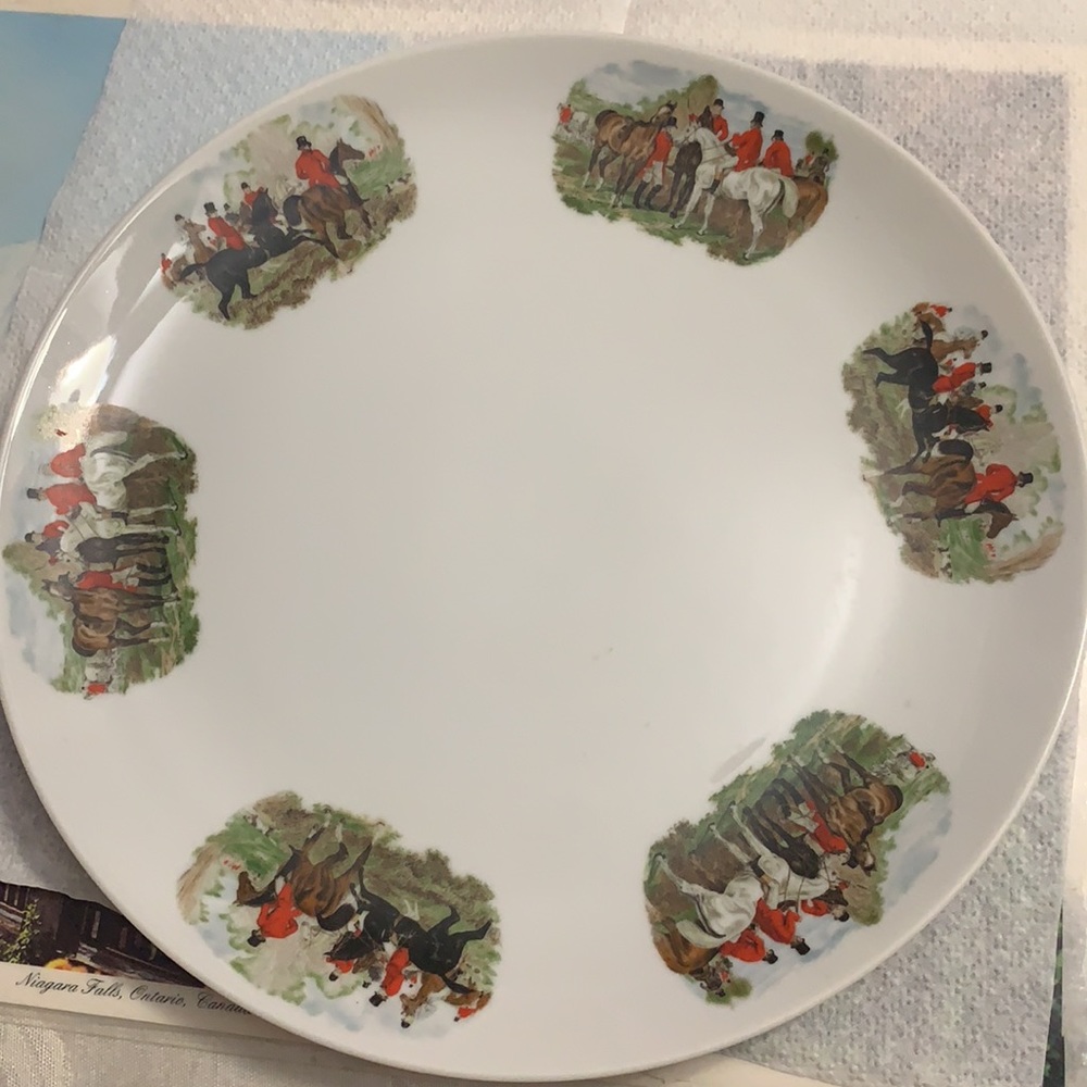 HOUSE OF PRILL HUNTSMAN PORCELAIN PLATE 10” EQUESTRIAN HORSES